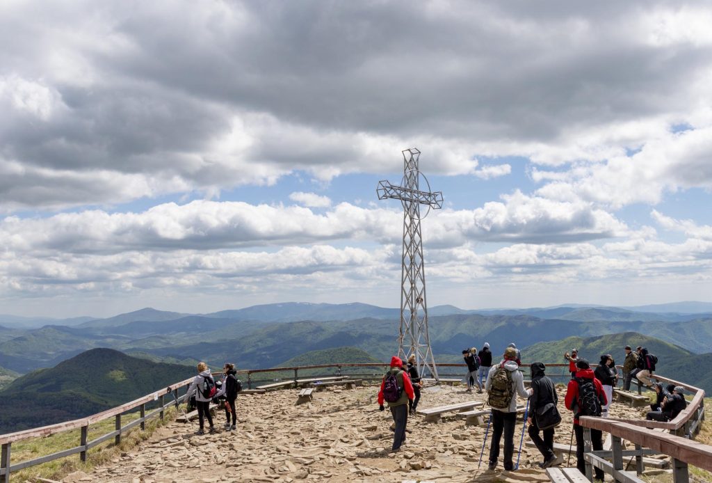 Krzyż na szczycie Tarnicy, Bieszczady