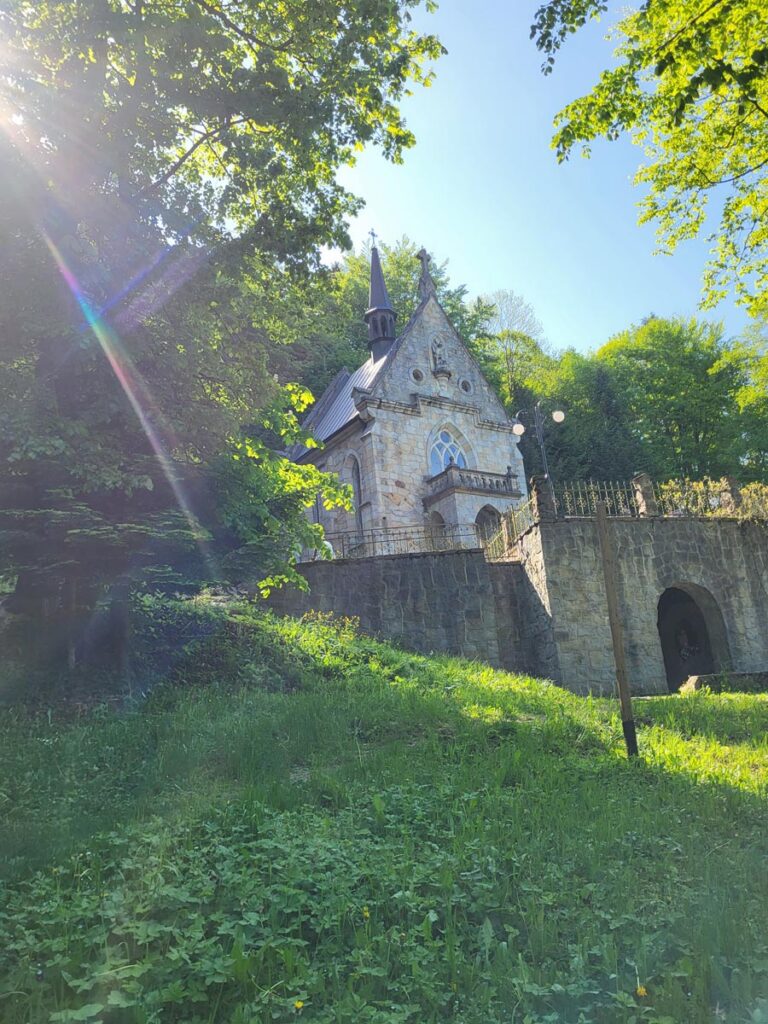 Główny Szlak Beskidzki - pustelnia św. Jana z Dukli